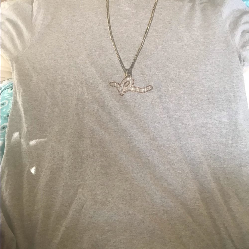Rocawear T-Shirt with imprinted chain and studded medallion